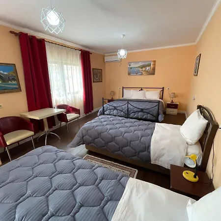 15 - Center Hotel