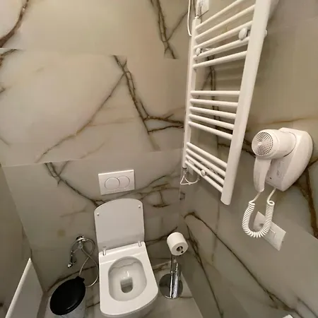 מלון 15 - Center