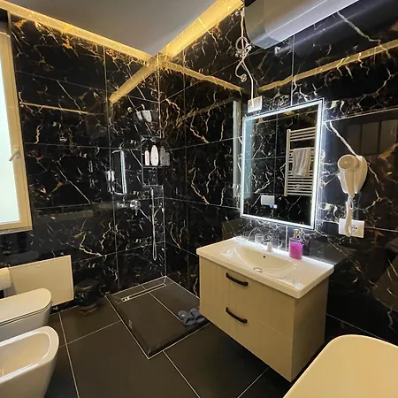 15 - Center מלון