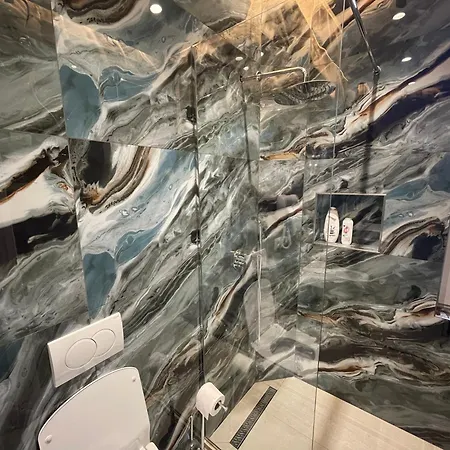 15 - Center 4* 地拉那