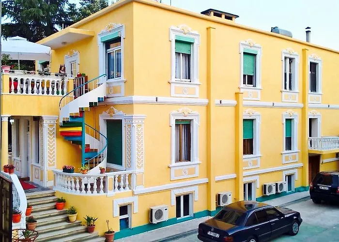 15 - Center Тирана